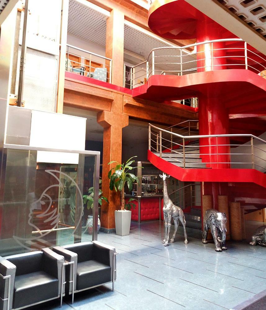 Hotel Fabrik Humanes de Madrid Exterior photo